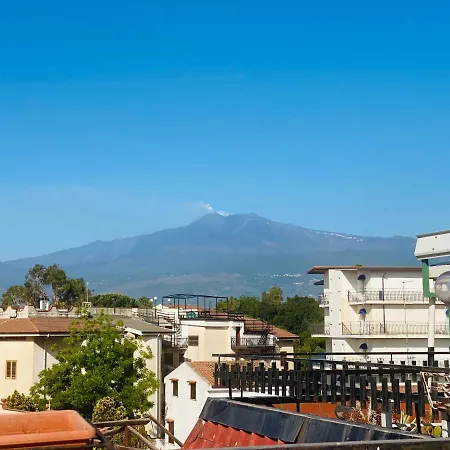 Sea View 2 Bedroom Vacation Apartment Giardini Naxos