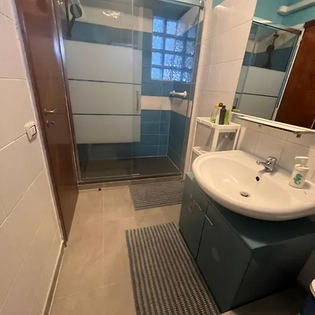 Sea View 2 Bedroom Vacation Apartment *